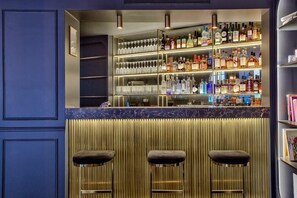 Bar (on property) - Maison Barbes (Paris)