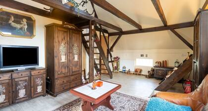 Lodge in Bohemia With Sauna and Bubble Bath