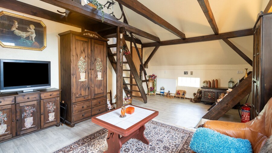 Lodge in Bohemia With Sauna and Bubble Bath