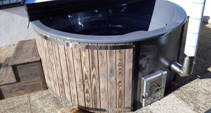 Lodge in Bohemia With Sauna and Bubble Bath