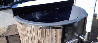 Lodge in Bohemia With Sauna and Bubble Bath