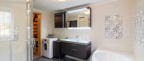 House | Bathroom
