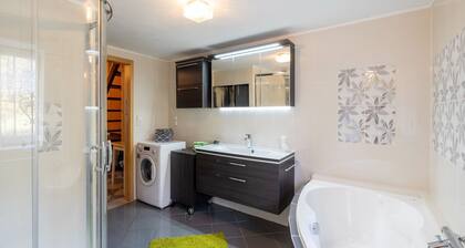 Lodge in Bohemia With Sauna and Bubble Bath