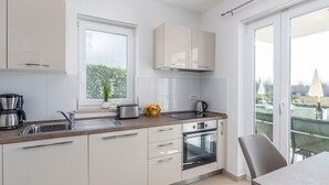 Coffee/tea maker, fridge, oven, stovetop - Comfortable Villa With Private Pool (Porec)