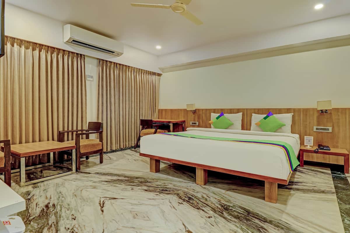 Kamar Deluks | Meja kerja, setrika/meja setrika, Wi-Fi gratis, dan seprai linen