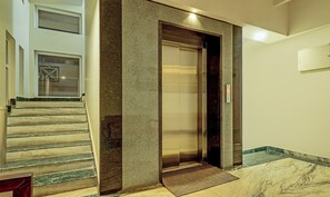 Elevator - Treebo Seaesta RK Beach (Visakhapatnam)