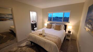 2 bedrooms, iron/ironing board, WiFi, bed sheets