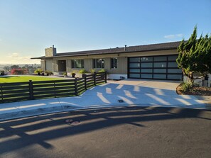 Exterior - Amazing Views & Great Location at Casa Del Cerro, close to SDSU (San Diego)