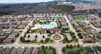 Luxurious 3700 sqft 4 beds, 3.5 bath, office, game and media room