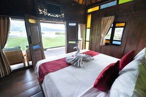 Kamer (Joglo Lake) | Uitzicht vanuit de kamer