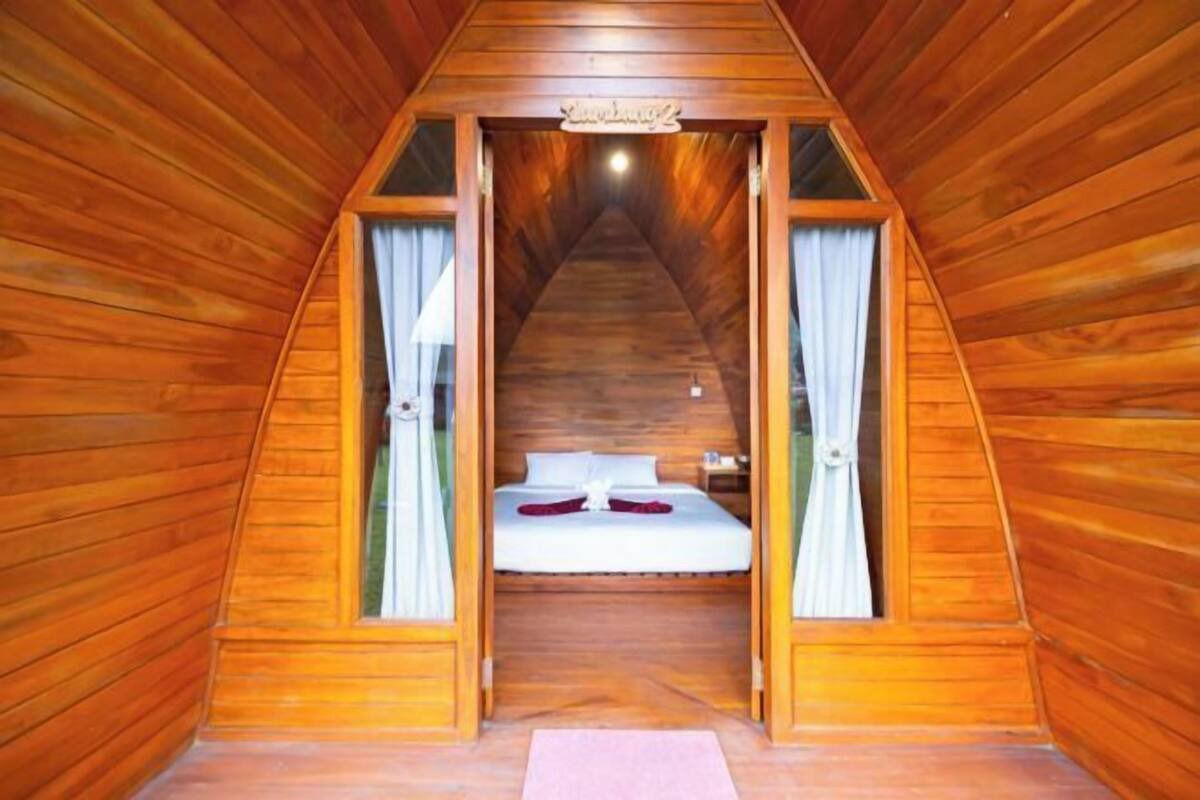 Bàn, màn/rèm cản sáng, truy cập Internet không dây miễn phí