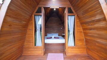 Kamer (Lumbung) | Een bureau, verduisterende gordijnen, gratis wifi