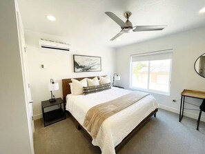 5 slaapkamers, een bureau, reisbedje, gratis wifi