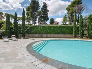 Apartment | Pool | Outdoor pool - Apartment in Noble Villa Near Ecological Park (Mombaroccio)