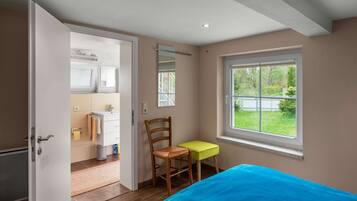 House | 1 bedroom, individually furnished, bed sheets