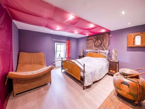House | 3 bedrooms, individually furnished