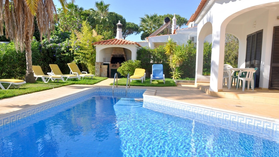 Villa in Vilamoura With Private Pool