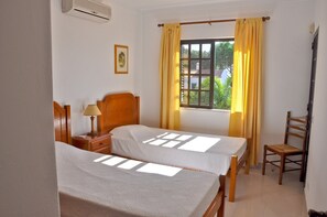 House | 4 bedrooms, individually furnished, iron/ironing board, bed sheets - Villa in Vilamoura With Private Pool (Loulé)