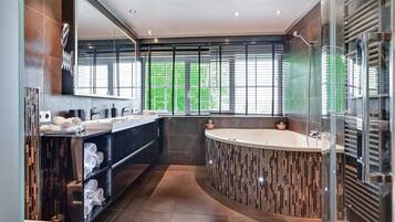 Villa | Bathroom