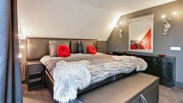 Villa | 5 bedrooms, individually furnished, bed sheets