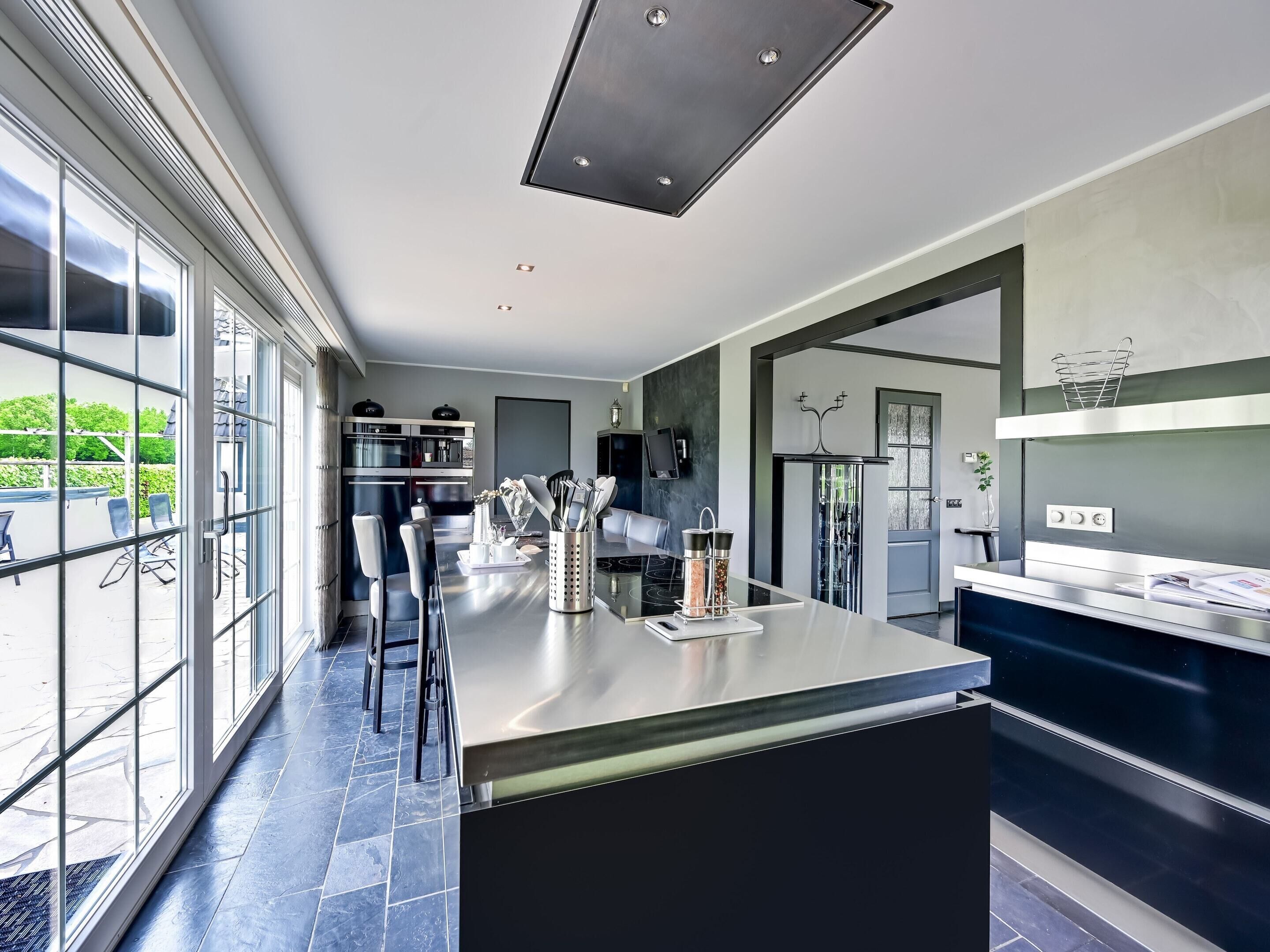 Villa | Privékeuken | Een magnetron