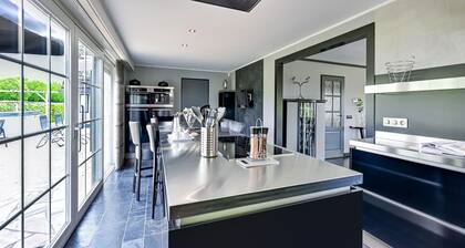 Tasteful Villa in Didam With Garden