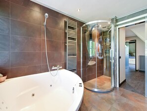 Villa | Bathroom