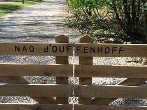 บ้านพัก | ฝ่ายต้อนรับ