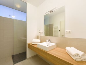 Shower, towels - Urban Holiday Home in Lutzmannsburg With Pool (Lutzmannsburg)