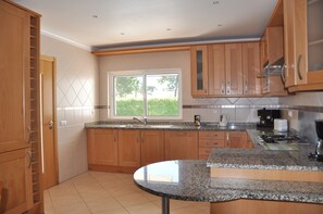 Villa | Eget kjøkken | Kokeplater og kaffetrakter/tekoker