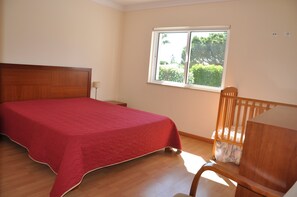 Villa | 3 chambres, ameublement unique, fer et planche à repasser