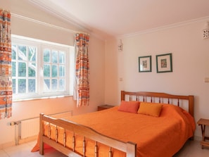 House | 3 bedrooms, individually furnished