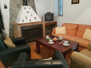 Living room - Lovely Holiday Home in Jimena de la Frontera With Pool (Jimena de la Frontera)