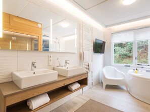 Bathroom - Comfy Bungalow With Sauna & Whirlpool, sea at 600m (Zandvoort)