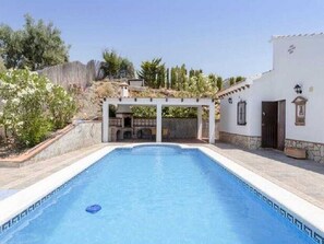 Outdoor pool - Scenic Holiday Home in Málaga With Private Pool! (Canillas de Albaida)