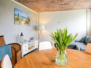 House | Dining