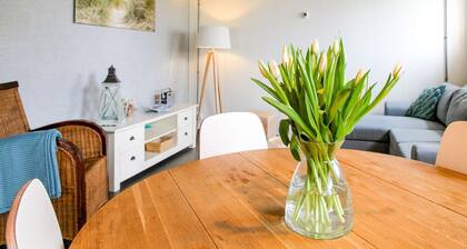 Cozy Holiday Home in Sint Maartensvlotbrug With a Garden