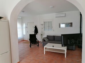 Living area - Private Pool Retreat Almogia (Almogia)