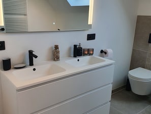 Bathtub