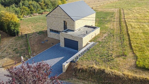 Property grounds - Countryside Holiday Home in Goesnes With Terrace (Ohey)