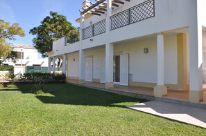 Villa | Garden