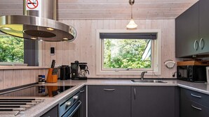 Private kitchen - 8 Person Holiday Home in Toftlund (Toftlund)