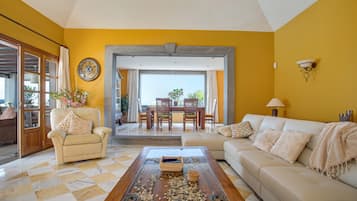 Een televisie en een dvd-speler