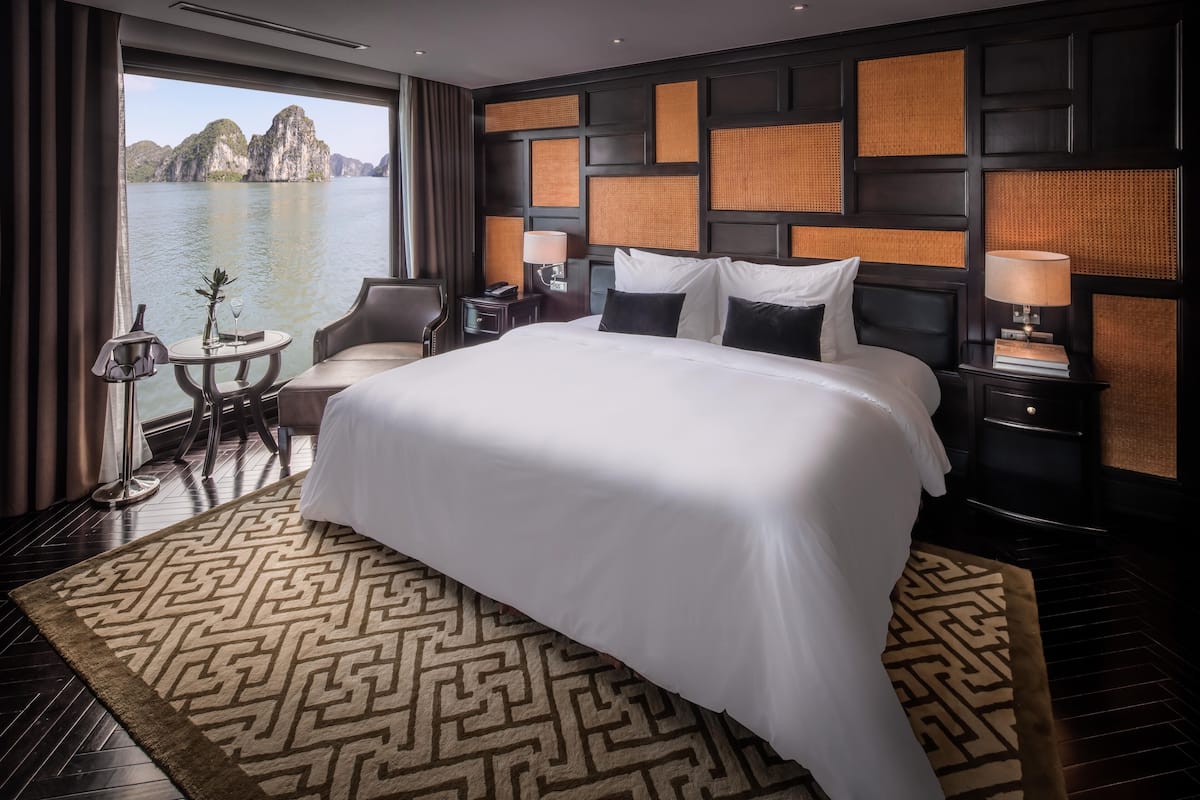 Ambassador Captain Suite | Premium bedding, pillowtop beds, in-room safe, blackout drapes