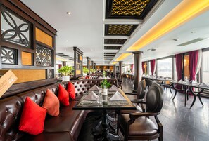 Breakfast, lunch and dinner served