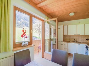 Apartment | Dining - Apartment With Panoramic View (Ramsau im Zillertal)
