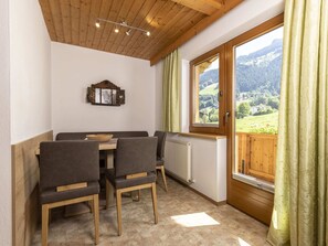 Apartment | Dining