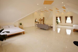 Family Suite | Free WiFi, bed sheets - Calais Hotel Villa (Da Lat)