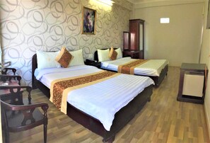 Habitación familiar | Caja de seguridad en la habitación, escritorio y wifi gratis