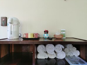Studio, 3 Bedrooms | Desk, free WiFi, bed sheets - Ya Teng Homestay (Si Racha)